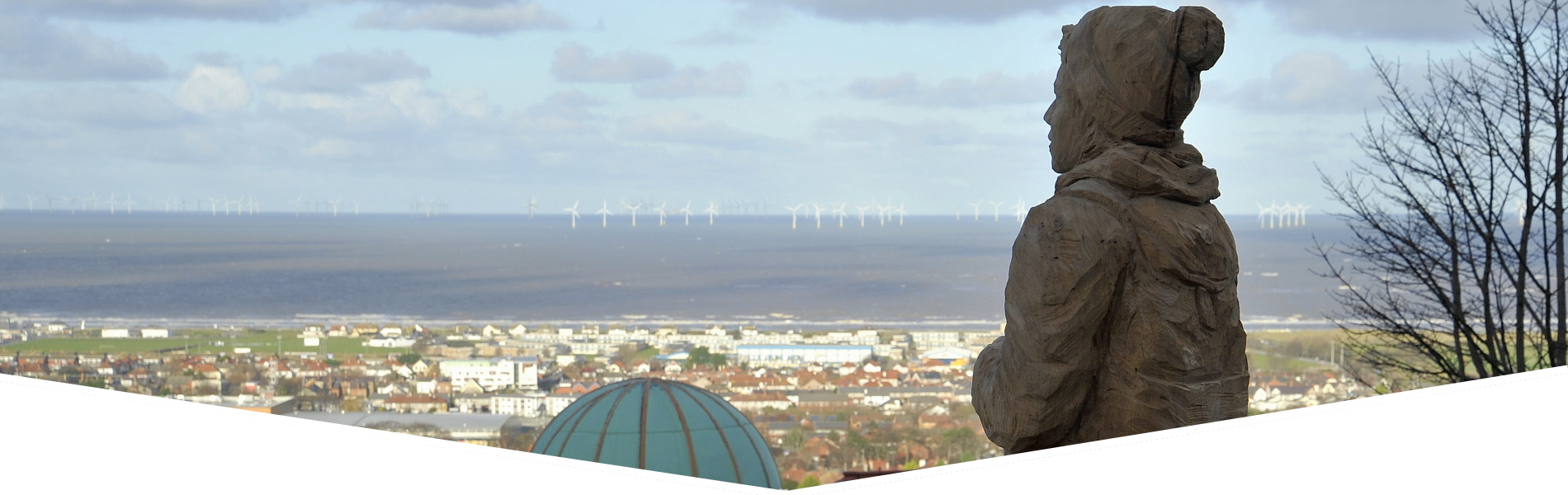 © Anton Sampson Ramblers statue overlooking Prestatyn